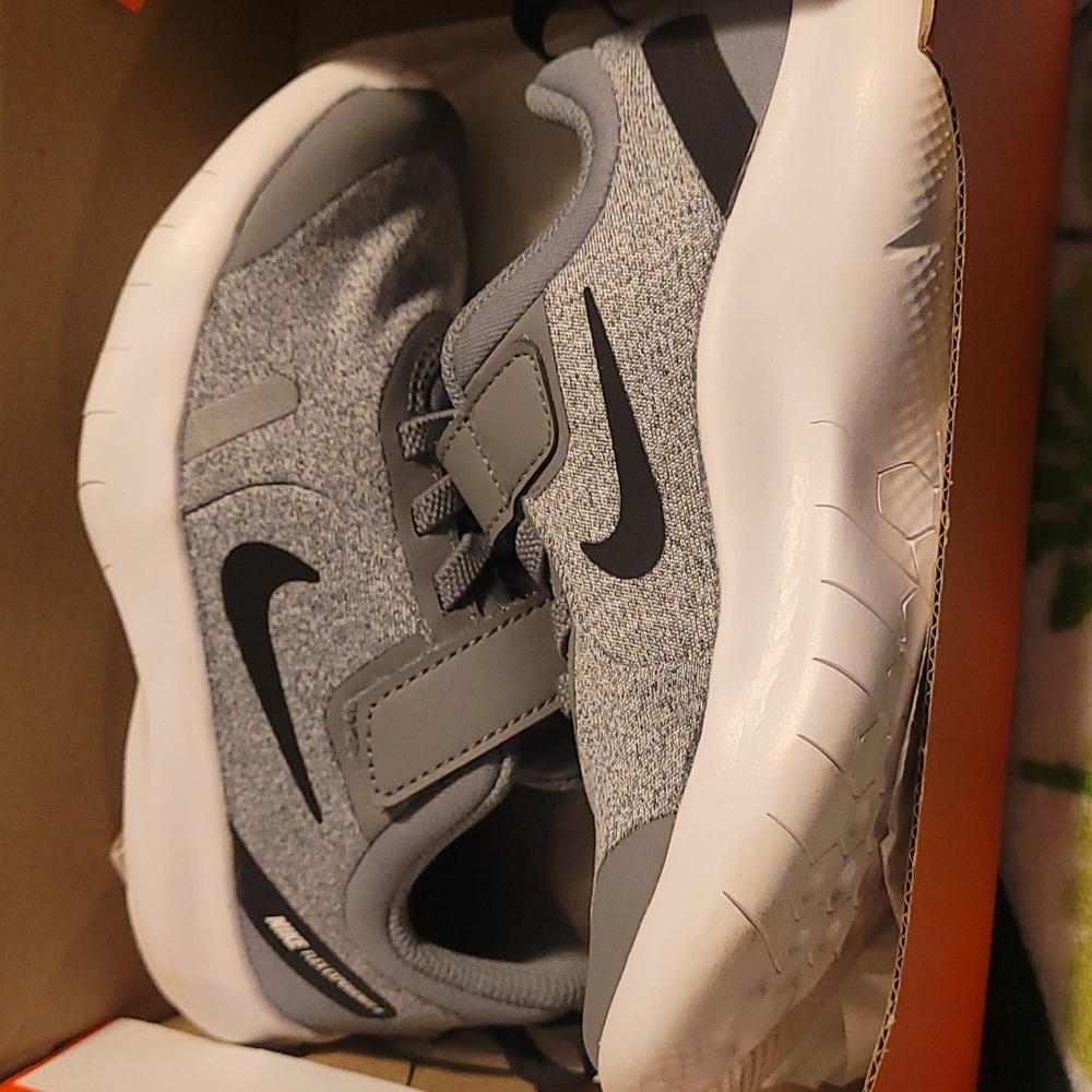 Nike shoes 11c